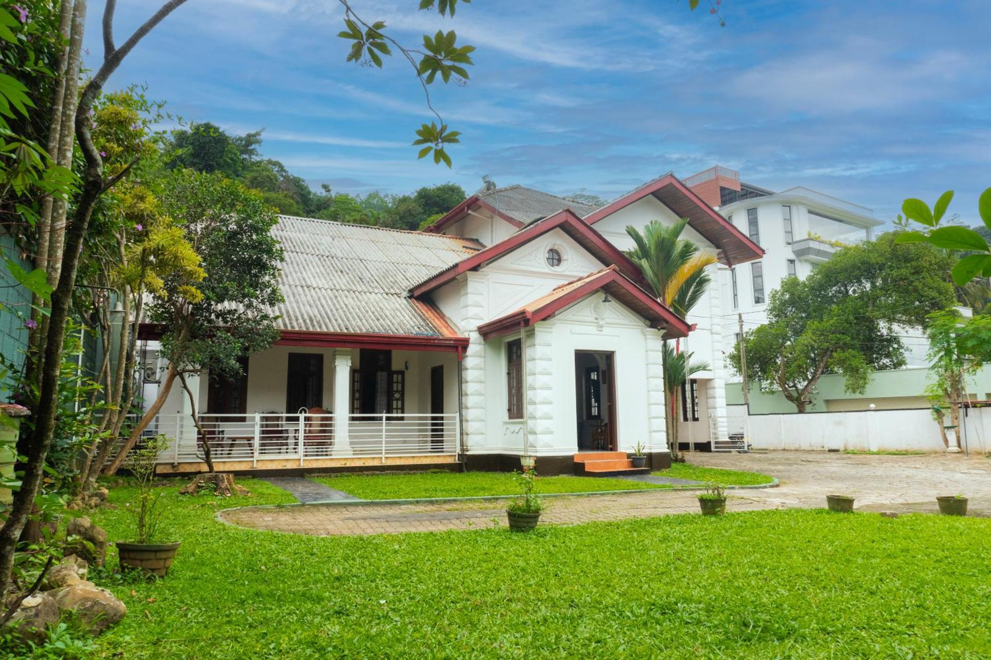 Antique Tourist Lodge キャンディー エクステリア 写真